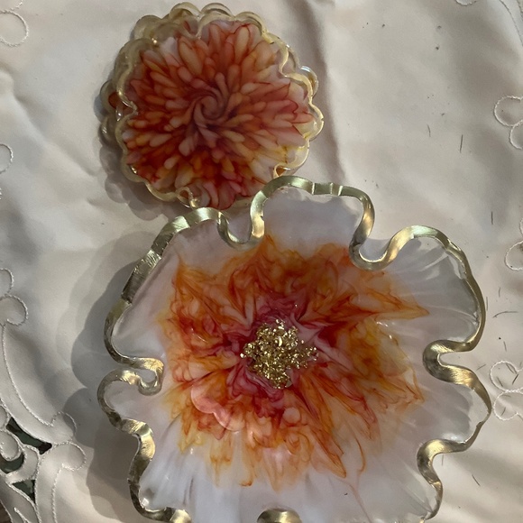 UNIQUE HANDMADE RESIN SET - Picture 1 of 3